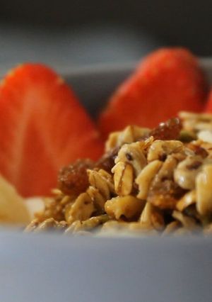 Foto principal de 😉 Como hacer GRANOLA CASERA SALUDABLE en Sartén / Sin HORNO -👉 Desayunos Veganos Fáciles
