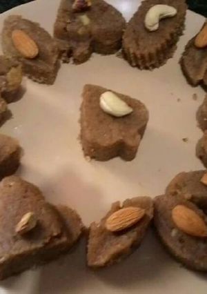 A picture of Kuttu atta ki burfi.