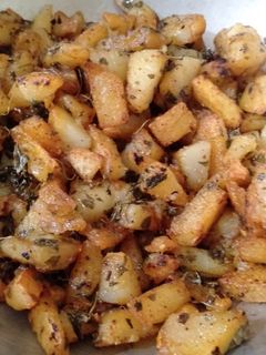 உருளைக்கிழங்கு  மேத்தி ஃபிரை (Urulaikilanku methi fry recipe in tamil) செய்முறை முக்கிய புகைப்படம்