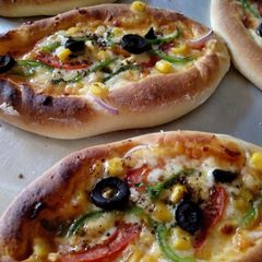 A picture of Pizza Boats#Baking contest.