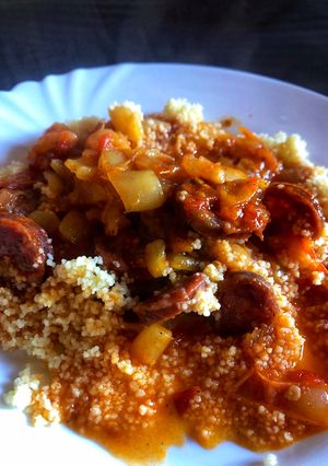 Kolbászos lecsó kuszkusszal recept fotója
