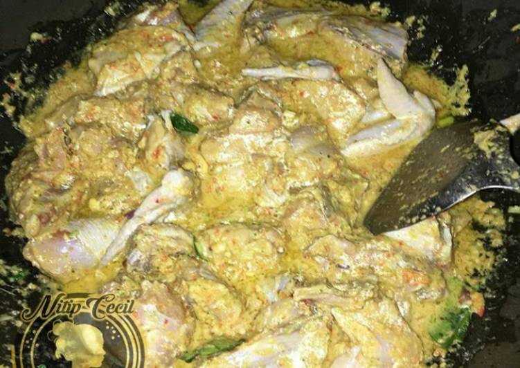 Bagaimana Menyiapkan Ayam Woku Belanga Anti Gagal