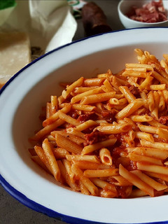 Foto principal de Macarrones con chorizo y jamón