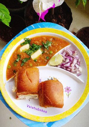 A picture of Aloo Paav Bhaji.