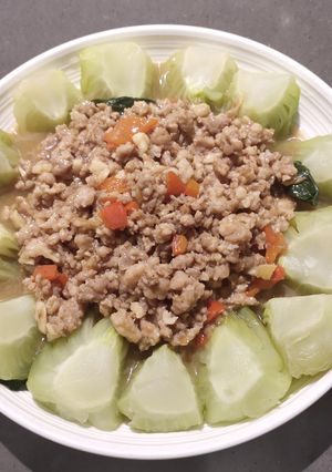 A picture of Stir-Fried Ground Chicken with Bok Choy.