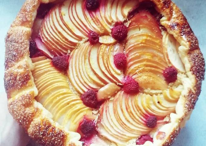 Tarte rustique pommes et framboises