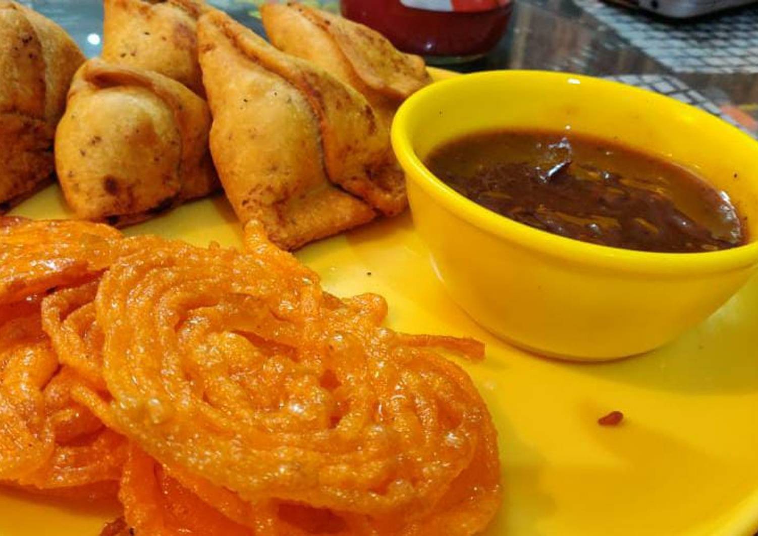 Samosa with Tamarind Chutney Recipe by Manisha Dudeja Cookpad