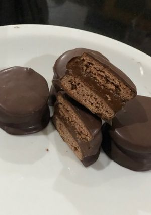Una foto de Alfajor con masa de pasta frola