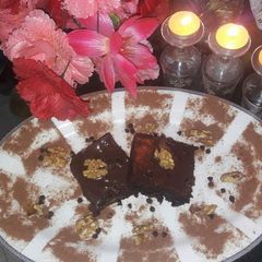 A picture of Chocolate walnut brownie.