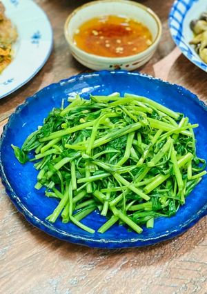 Hình của món Rau Muống Luộc & Nước Canh.