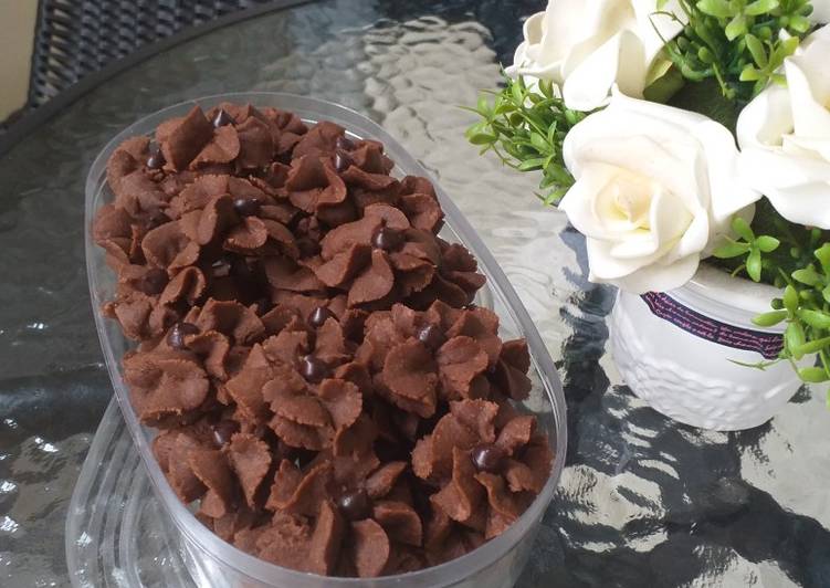 Bagaimana Membuat Semprit coklat, yang Lezat Sekali