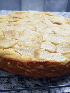 Una foto de Torta de ricotta y manzanas sin harina 0000