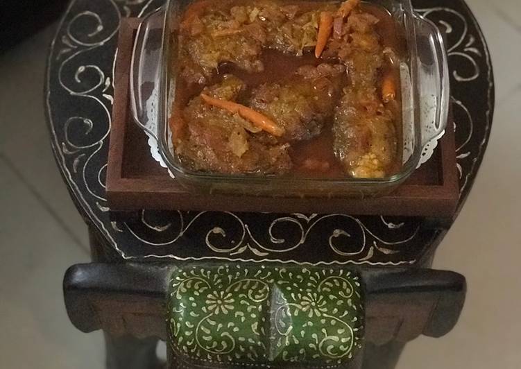 Recipe of Speedy Rohu Fish Curry 🍛 in the ‘Burnt Chilli 🌶 Gravy’ : Lonka-PoDa Rui 💁🏻‍♀️