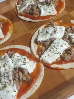 Una foto de 🍕Mini pizzas de atún o pata