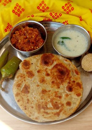 A picture of Simple paratha/Simple thaali.
