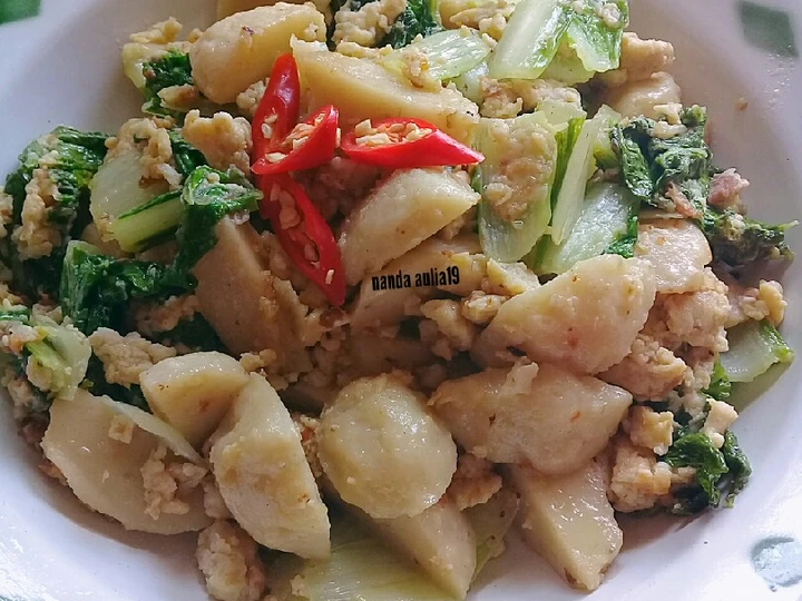 Cara Mudah Membikin Resep Orak arik telor pentol dg sawi yang  Bikin Ketagihan Anti Ribet, Lezat Sekali