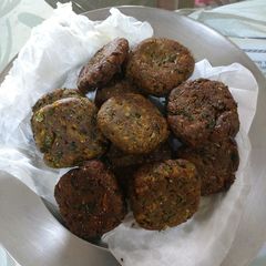 A picture of Bread palak cutlets.