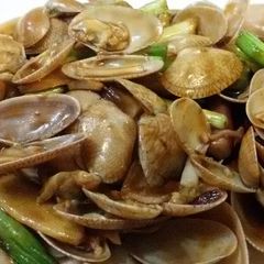 A picture of Stir Fry Clams in Ginger Spring Onion.