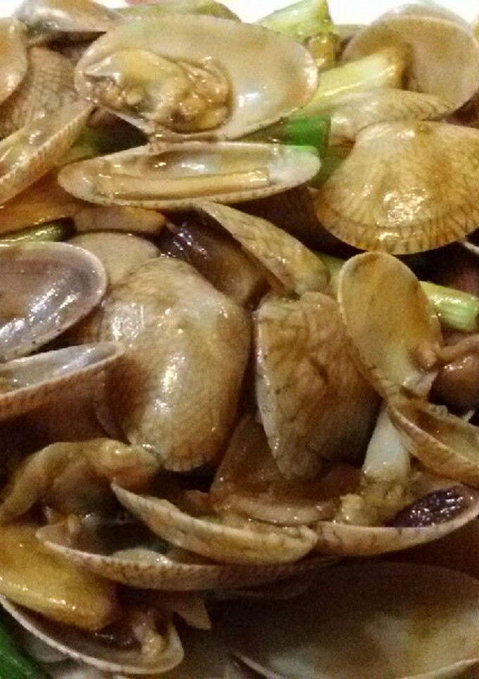 A picture of Stir Fry Clams in Ginger Spring Onion.