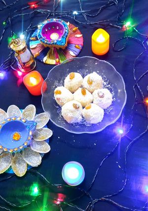 A picture of Suji ladoo.