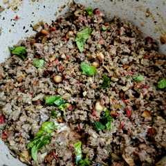 Una foto de Relleno de carne con almendras