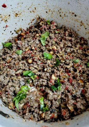 Una foto de Relleno de carne con almendras
