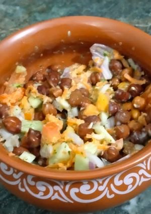 A picture of Black chana salad.