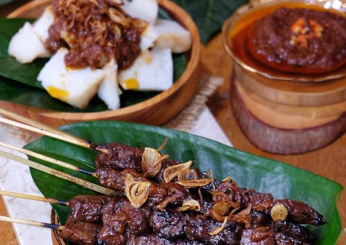 Bagaimana cara membuat Sate Daging &amp; Saus Kacang Banjar hidangan Hari Raya  sedap