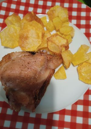 Foto di Pollo con le patate fritte e croccanti 😋