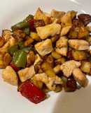 Pollo con patatas y pimiento