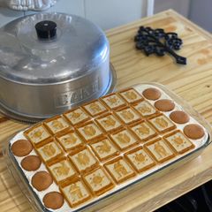 A picture of Chessmen Banana Pudding Pie.