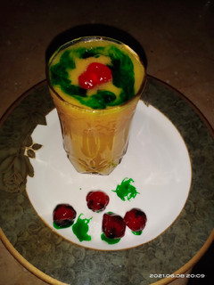 A picture of Mango juice.