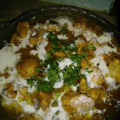 A picture of Chicken white handi.