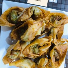 A picture of Chicken wonton.