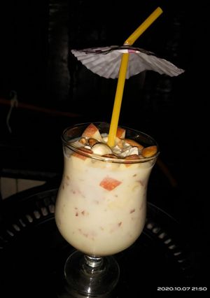 એપલ મિલ્ક શેક(Apple Milkshake Recipe in Gujarati) રેસીપી મુખ્ય ફોટો