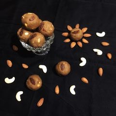 A picture of Atta Ladoo / Pinni.