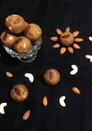 A picture of Atta Ladoo / Pinni.