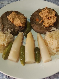 Una foto de Hamburguesa de lentejas con verduras