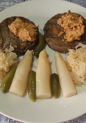 Una foto de Hamburguesa de lentejas con verduras