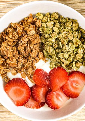 Hình của món Granola Yogurt.