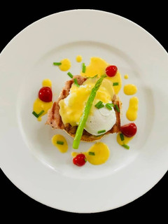 A picture of Egg Benedict.