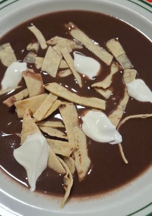Una foto de Crema Conde (Sopa de frijol)