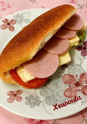 Φωτογραφία της συνταγής Λαχταριστό σάντουιτς με Μπρι (Brie) και παριζάκι