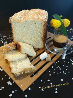 Una foto de Pan de miel con azúcar perlado elaborado en la panificadora