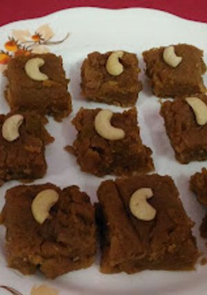 A picture of CHESTNUT FLOUR BURFI/SINGHARA ATTA KI BURFI.