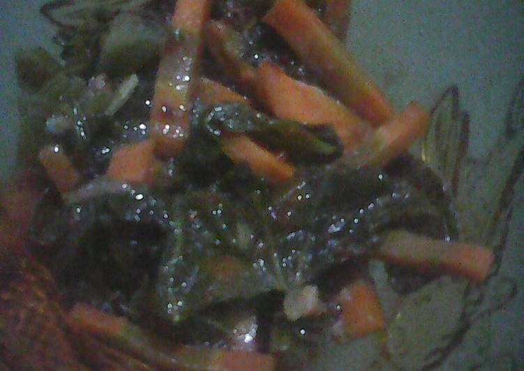 Langkah Mudah untuk Menyiapkan Tumis sawi asin kimchi KW ala nia, Menggugah Selera