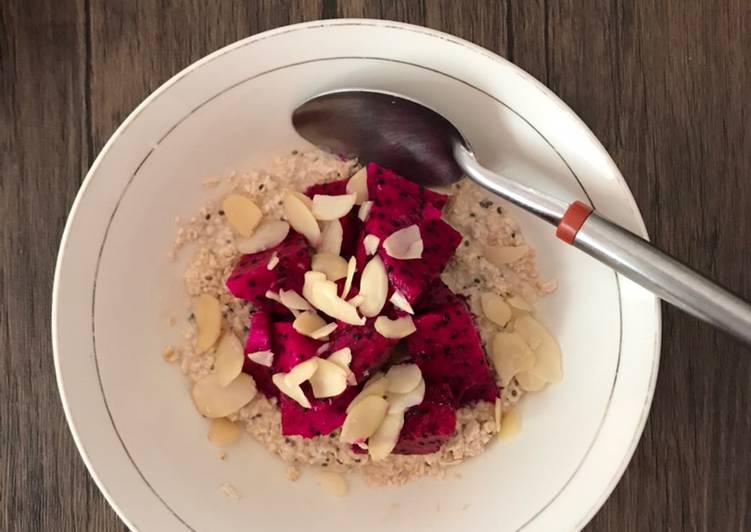 Rahasia Memasak Sarapan Sehat Dan Kenyang Chia Seeds Oats With Almond And Amp Dragonfruit Topping Yang Gurih