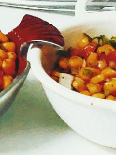 चटपटी कॉर्न चाट (chatpati corn chaat recipe in Hindi) रेसिपी मुख्य फोटो