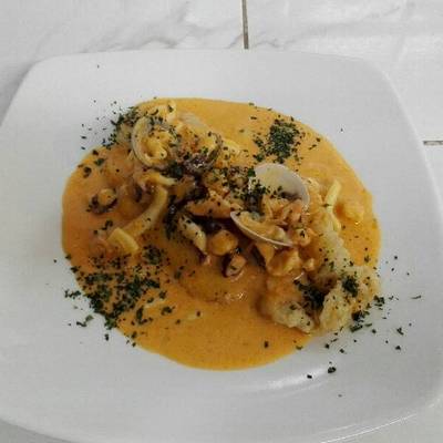 Corvina en Salsa de Mariscos Receta de Chef Pablo Analuisa- Cookpad