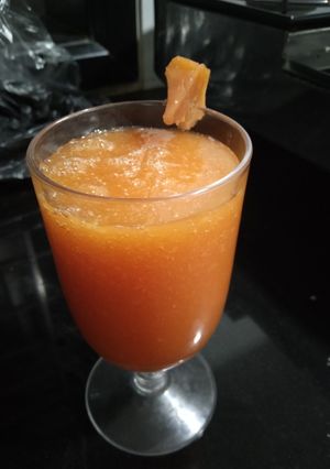 પપૈયા ઓરેન્જ સ્મુધી (Papaya Orange Smoothie Recipe In Gujarati) રેસીપી મુખ્ય ફોટો